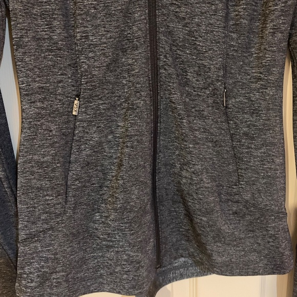 Victoria’s Secret Sport Gray/Black Zip Jacket sz S/P - Picture 2 of 7